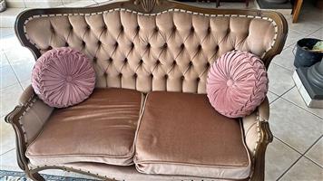 Elegant Victorian-Style 5-Piece Couch Set