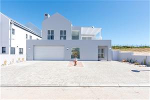 Effortless Family Living Meets Coastal Style in The Ridge