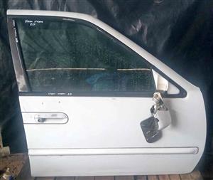 Nissan Maxima 3.0 V6 2000 Right Front Door (Shell)