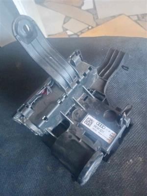 AUDI A4 B9 Battery fuse 8W0 941 823 F
