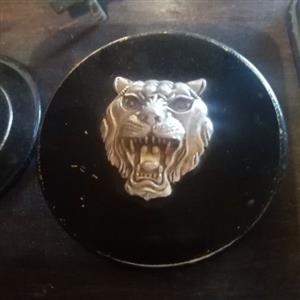 Jaguar wheel cap badge