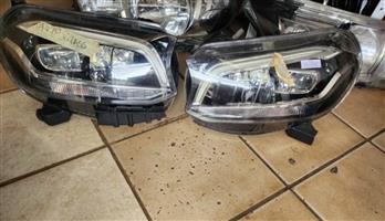 Mercedes-Benz X-Bakkie Headlights Clean