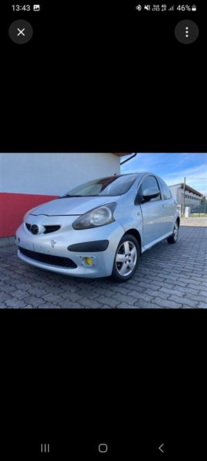  TOYOTA AYGO 2005–2008 FRONT BUMPER WITH ROUND FOG LIGHTS