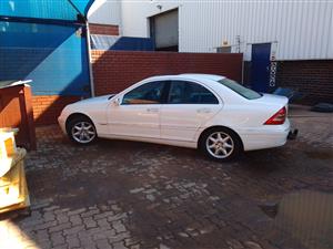 Mercedes Benz c320