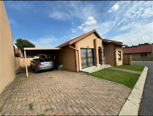 House Rental Monthly in Birchleigh North