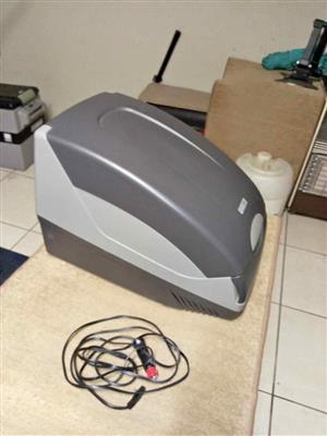 Car cooler box 12 volt 