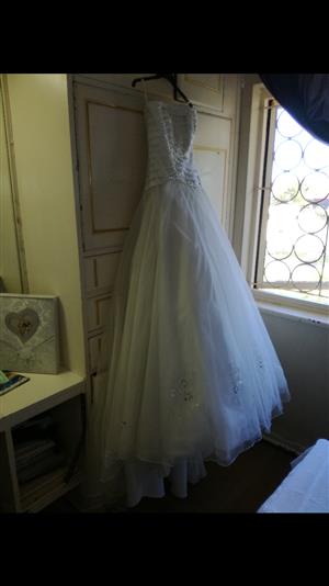 Wedding Dresses and Attire in Durban Junk Mail