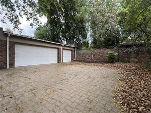 4 Bedroom House For Sale in Ferndale