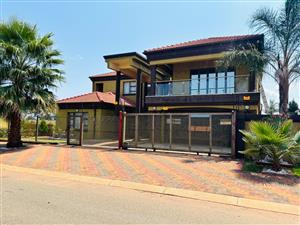 Elegant 7-Bedroom Double-Storey Mansion for Luxury Living or Guesthouse Investment –  Chroom Park