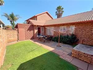 Spacious 4-Bedroom Family Home for Rent – Rooihuiskraal North, Centurion