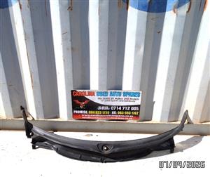 Mini Cooper countryman F60 wiper cowling (2017-2024)