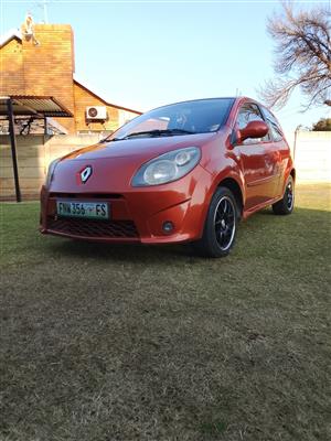 Renault Twingo verhicle 