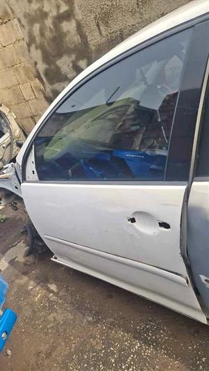 VW golf 5 LF door