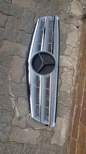 Mercedes-Benz W204 Grill