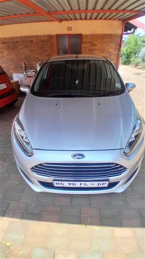 2014 Ford Fiesta Trendline 5 door for sale only has 84000 milage License and pap