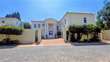 Townhouse For Sale in Douglasdale