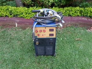 MIG Welding machine. Tradeweld MIG 200 C02 Inverter.