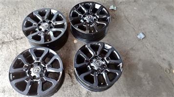 18 inch Toyota Legend 50 Rs original mags set