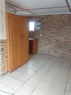 LOVELY BACHELOR FLAT TO RENT IN LA HOFF – AVAILABLE IMMEDIATE