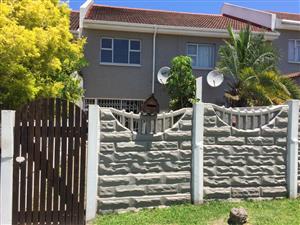 Cosy and secure 3-Bedroom Duplex with Scenic Views | Pet-Friendly Living