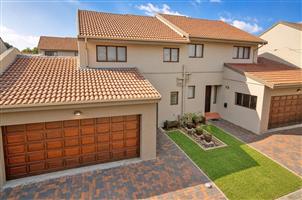 Townhouse For Sale in Radiokop