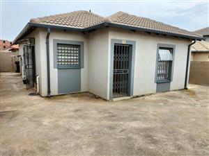 House For Sale in Clayville