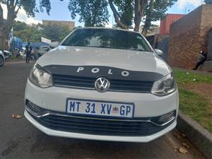 2015 VW Polo Tsi 1.2 Highline 6speed 73000kms Manual  Petrol  White Color