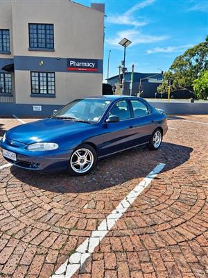Hyundai 1800i