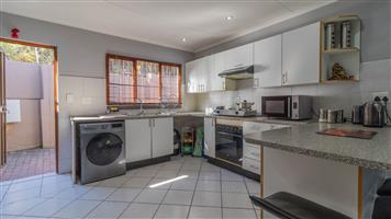 Elevated Elegance in Bassonia!