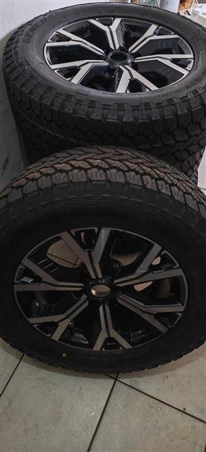 18inch ISUZU V-Cross/X-Rider original mags for newer models with 265/60/18  Gene