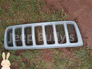 In Store: Jeep Grand Cherokee WK1 Hemi Grill