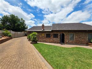STUNNING FAMILY HOME WITH FLATLET – SASOLBURG