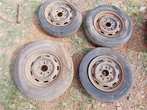 Chevrolet 2.5 set of rims and tyres