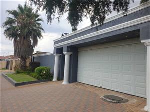 House For Sale in Diepkloof Zone 5