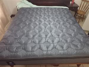 Sealy Posturepedic King size - Brand New