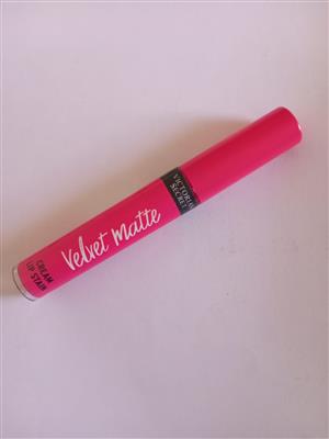 Cosmetics lipstick , magnetic lashes and waterproof liquad liner