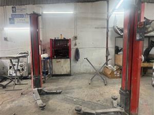 2.5 Ton 2-Post Vehicle Lift for Sale