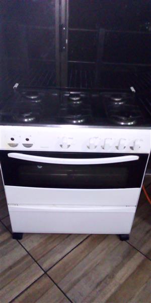Gas stove 6 plate and 48kg gas bottle for sale