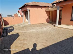 Discover Your Dream Home in Tlhabane West, Rustenburg!