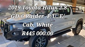 Toyota Hilux 2.8 with awesome extras.