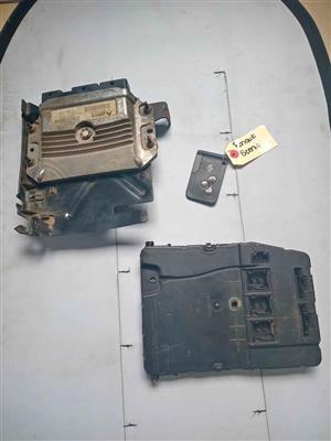 2008 Renault senic ll 1.6 body computer module, tey and control box for sale