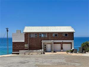 Beachfront Bliss in Jongensfontein – Uninterrupted Ocean Views