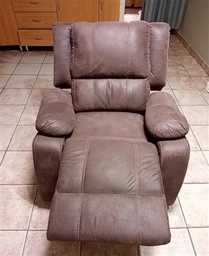 RECLINER LOUNGE SET FOR SALE 