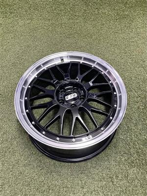 17 INCH BBS LM DESIGN RIM SET