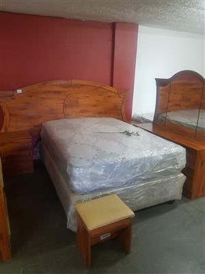 Bed room set . 3 Pce , New