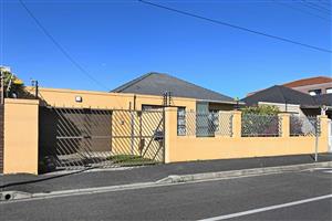 House For Sale in Lansdowne