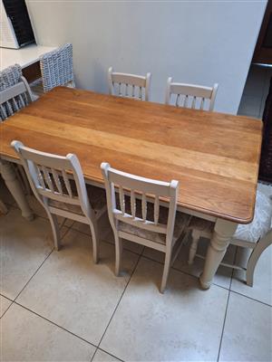 Solid Oak 6 seater table.