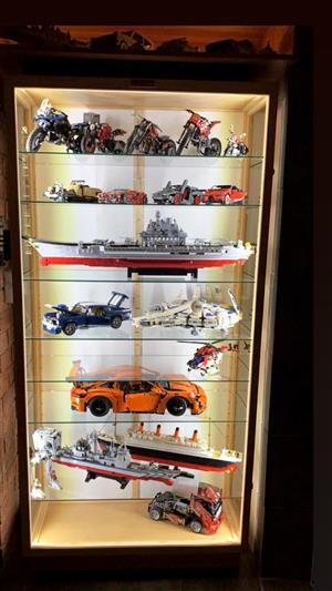 Display Cabinet Freestanding With lights