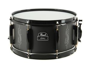 Snare Drums l. 1. Joey Jordison signature Snare; 2. Pearl Firecracker