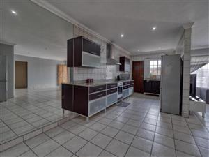 Townhouse For Sale in Crystal Park
